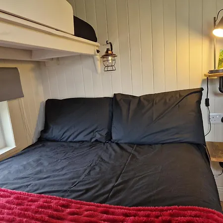 Bramblewick House Glamping بيت للعطل