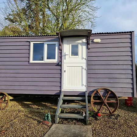 Bramblewick House Glamping * لونغفورد